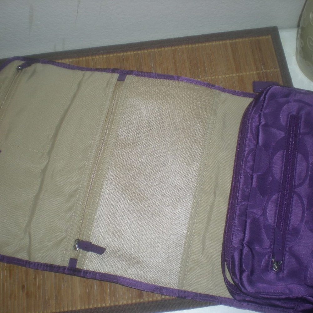 COACH Brand  TOILETRY   Purple  NWOT   Bathroom  s - Picture 4 of 7